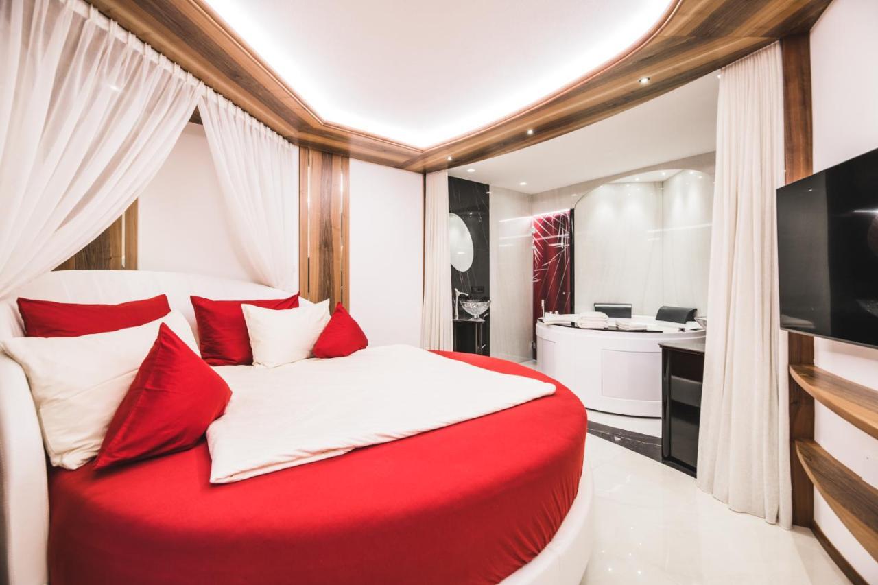 אורטיסיי Apartments Villa Venezia Luxury מראה חיצוני תמונה